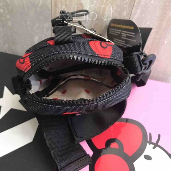 Conv&Hello Kitty Mini Crossbody Bag Comms Black W - Picture 6 of 8